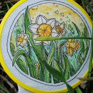 Floral round cross stitch pattern Daffodils