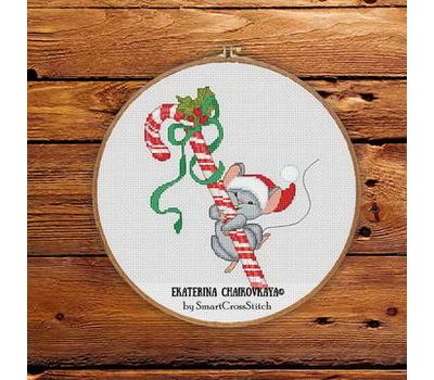 Grey Xmas Mouse with Candy Free cross stitch pattern