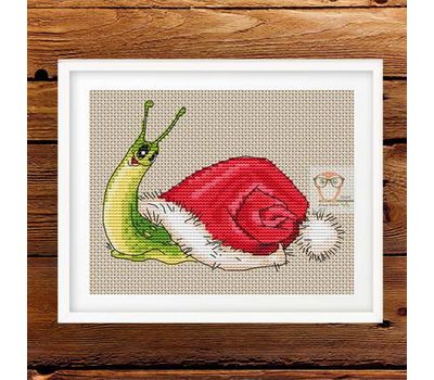 Christmas Snail Free cross stitch Pattern